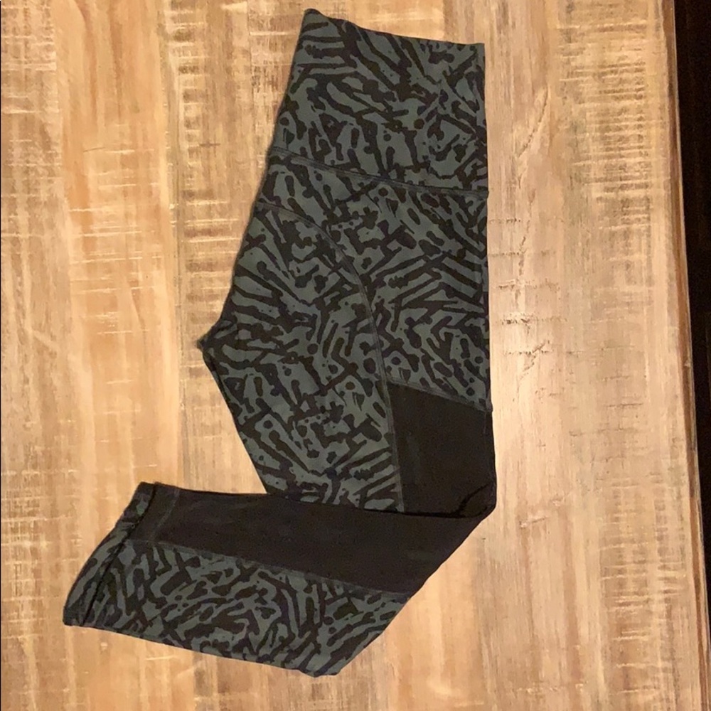 Lululemon sheer panel workout pants